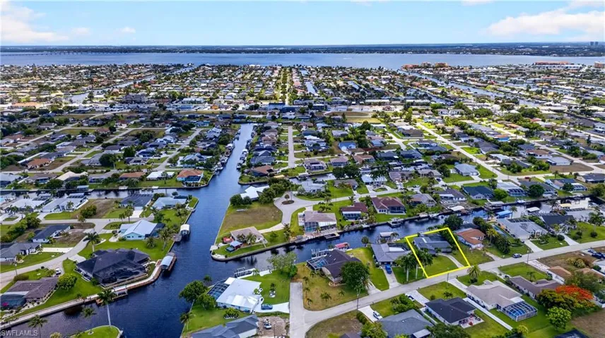 3813 12th Pl, Cape Coral, Florida 33904