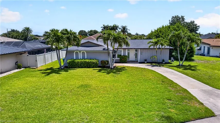 3813 12th Pl, Cape Coral, Florida 33904