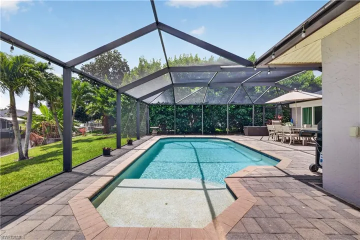 3813 12th Pl, Cape Coral, Florida 33904