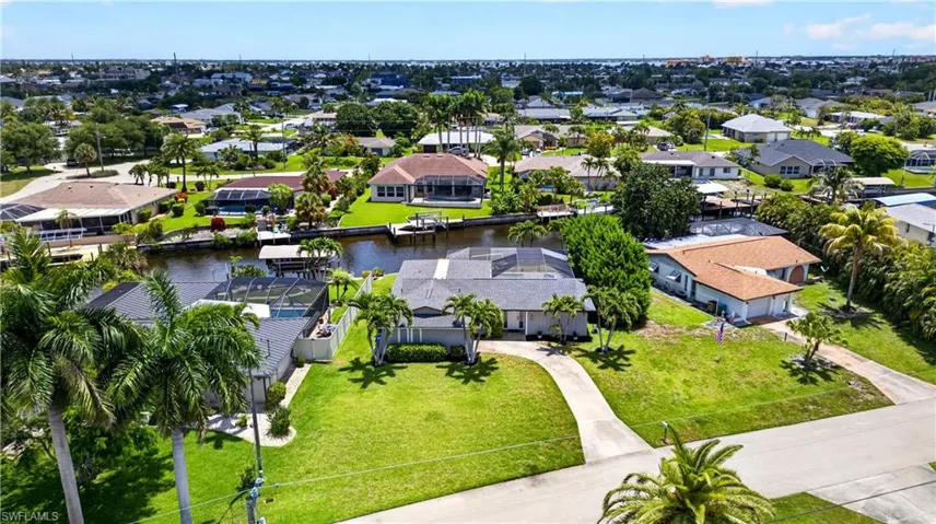 3813 12th Pl, Cape Coral, Florida 33904