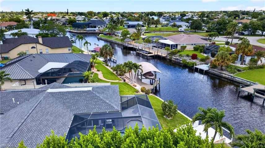 3813 12th Pl, Cape Coral, Florida 33904