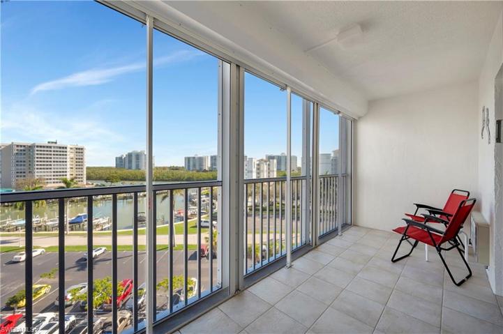 1 Bluebill AVE # 702, NAPLES FL 34108