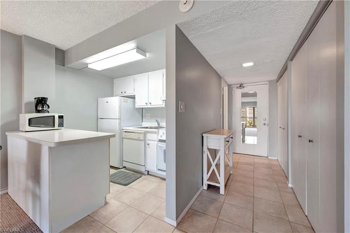 1 Bluebill AVE # 702, NAPLES FL 34108