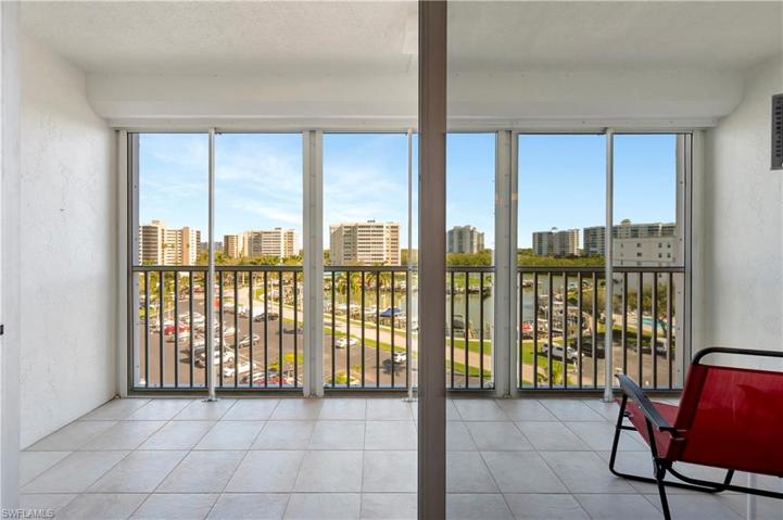 1 Bluebill AVE # 702, NAPLES FL 34108
