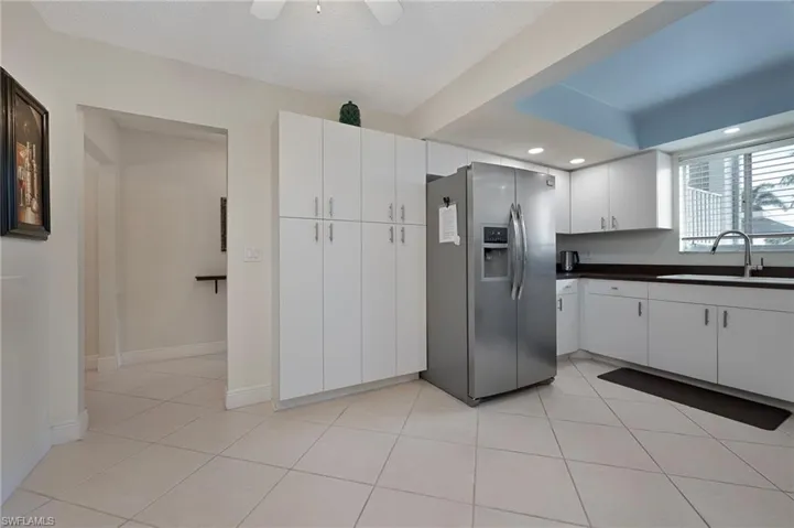 215  Cypress E WAY, Naples, FL 34110