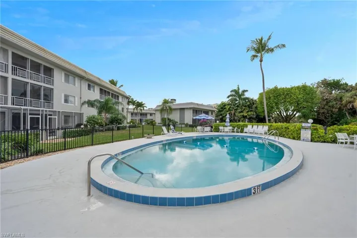 215  Cypress E WAY, Naples, FL 34110