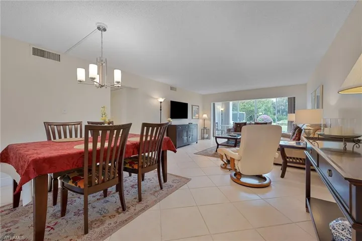 215  Cypress E WAY, Naples, FL 34110