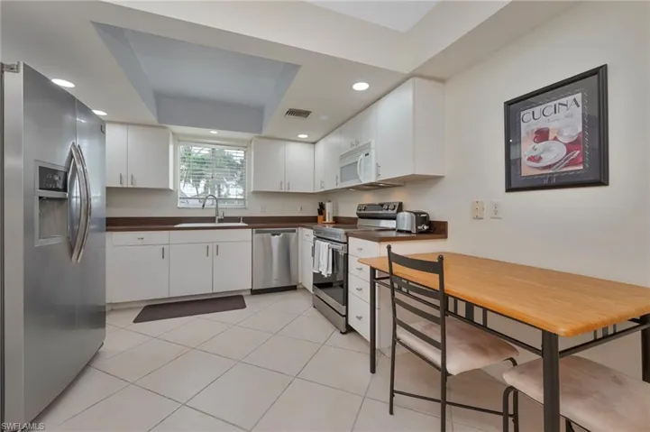 215  Cypress E WAY, Naples, FL 34110