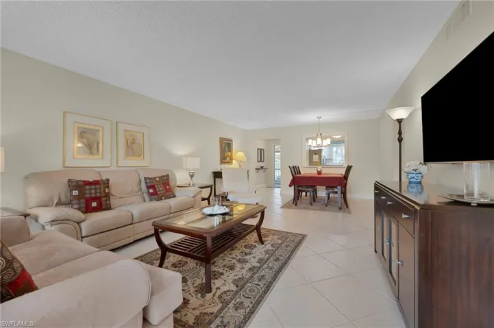 215  Cypress E WAY, Naples, FL 34110