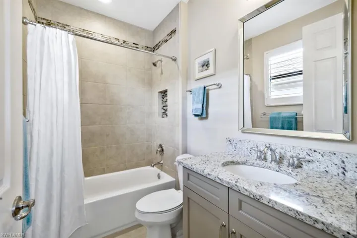 13804  Luna  DR, Naples, FL 34109