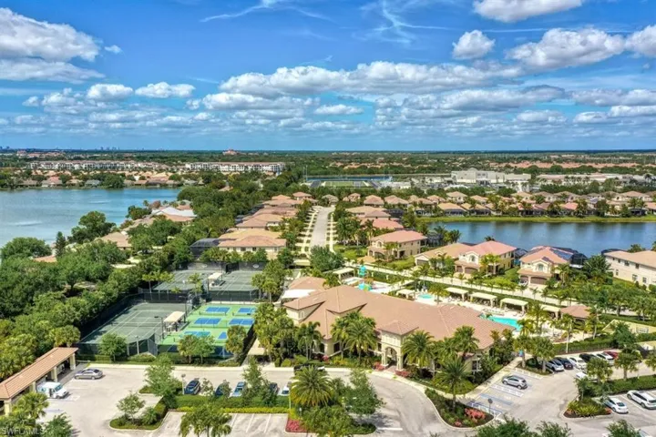 13804  Luna  DR, Naples, FL 34109