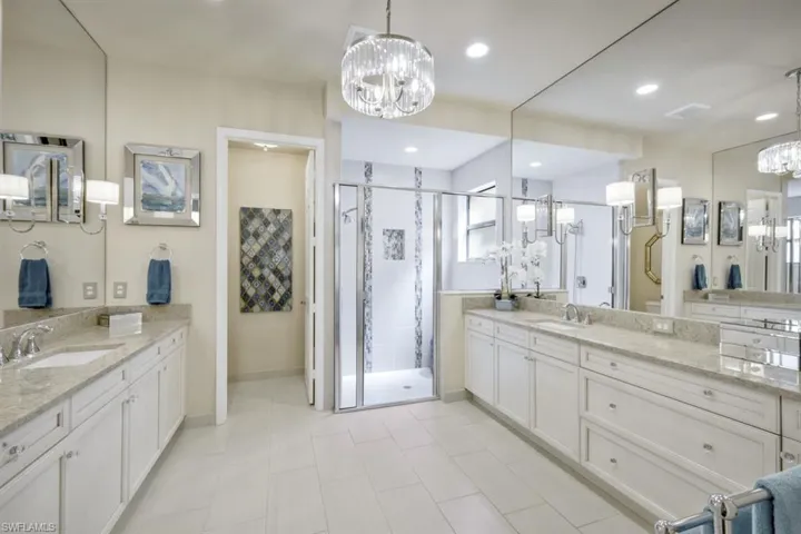 13804  Luna  DR, Naples, FL 34109
