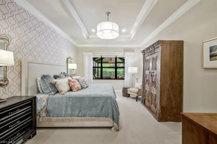 13804  Luna  DR, Naples, FL 34109