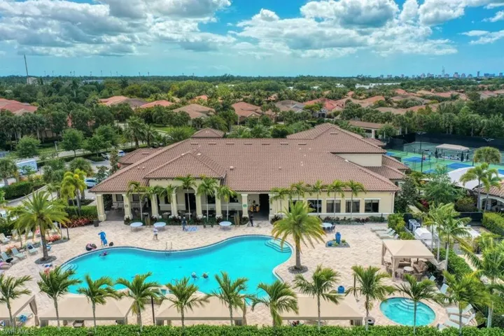 13804  Luna  DR, Naples, FL 34109