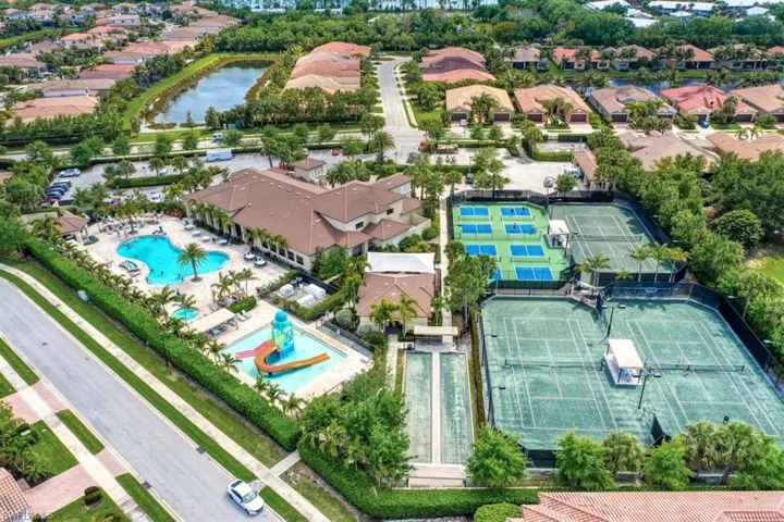 13804  Luna  DR, Naples, FL 34109