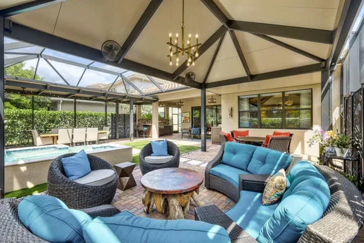 13804  Luna  DR, Naples, FL 34109