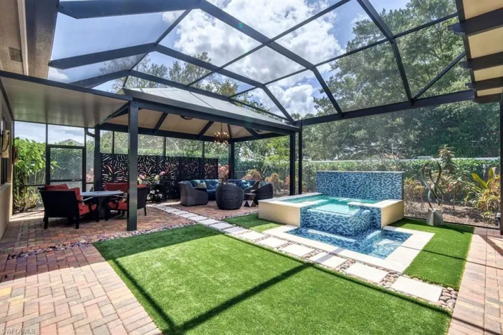 13804  Luna  DR, Naples, FL 34109