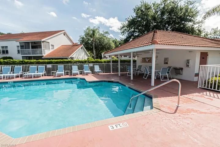 673  Windsor  SQ, Naples, FL 34104