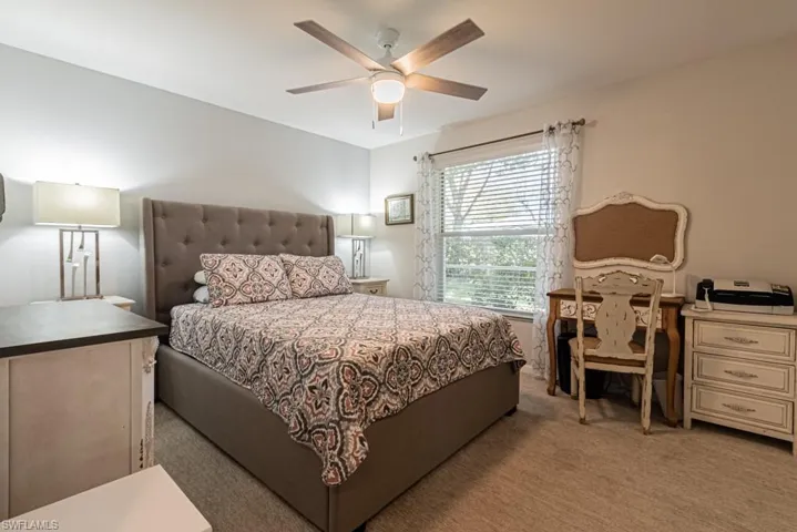 673  Windsor  SQ, Naples, FL 34104