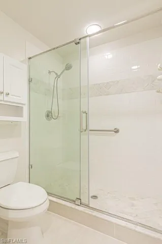 673  Windsor  SQ, Naples, FL 34104