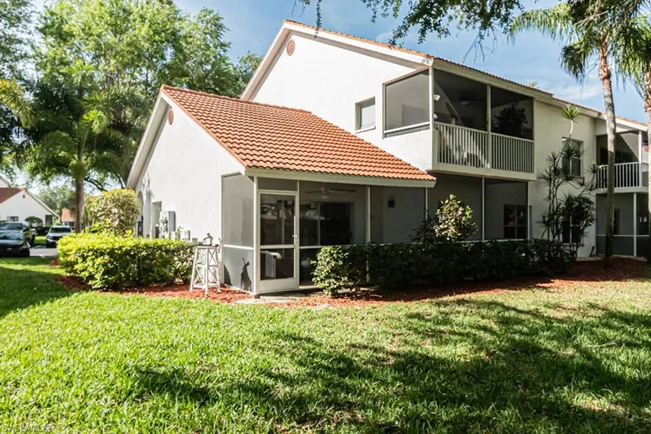 673  Windsor  SQ, Naples, FL 34104