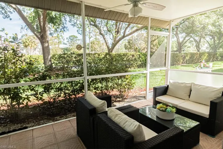 673  Windsor  SQ, Naples, FL 34104