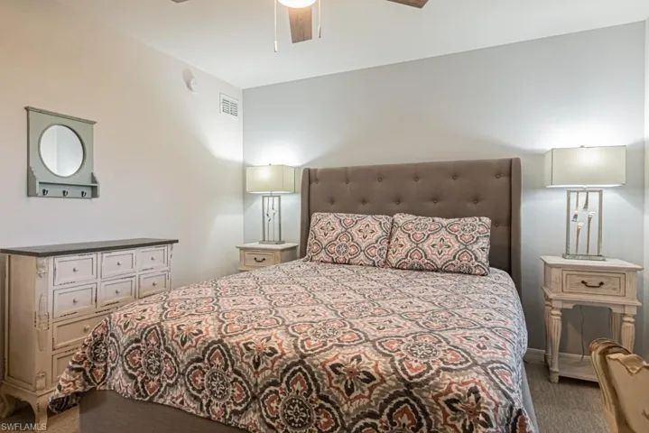 673  Windsor  SQ, Naples, FL 34104