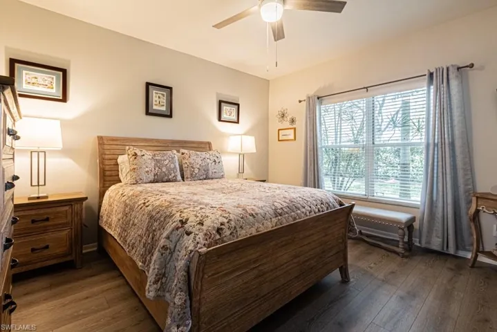 673  Windsor  SQ, Naples, FL 34104