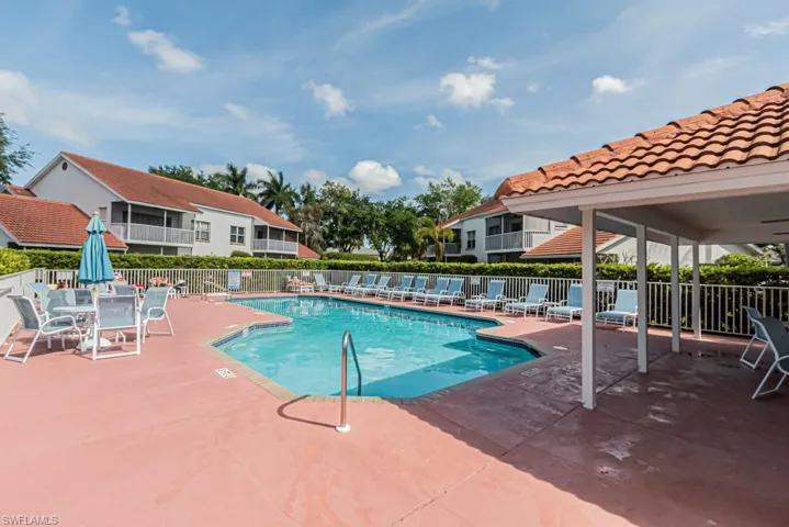 673  Windsor  SQ, Naples, FL 34104