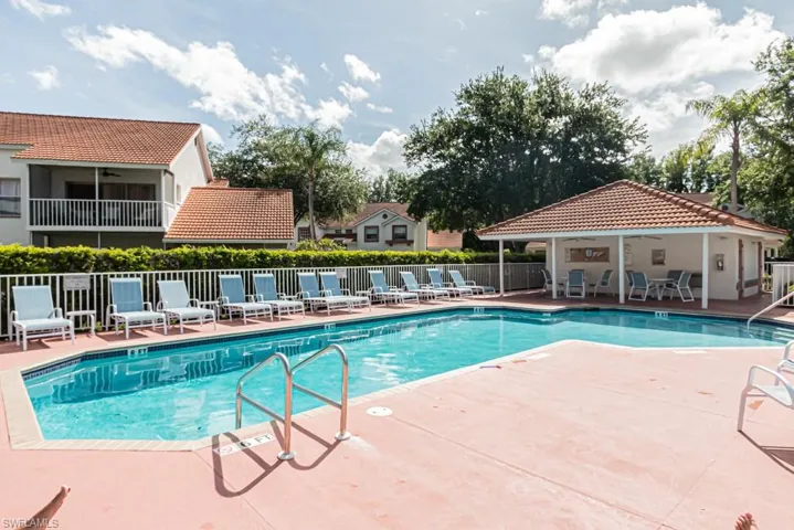 673  Windsor  SQ, Naples, FL 34104