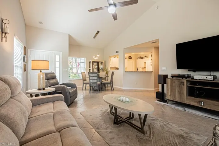 673  Windsor  SQ, Naples, FL 34104