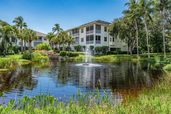 sparkling fountain views from your private lanai
