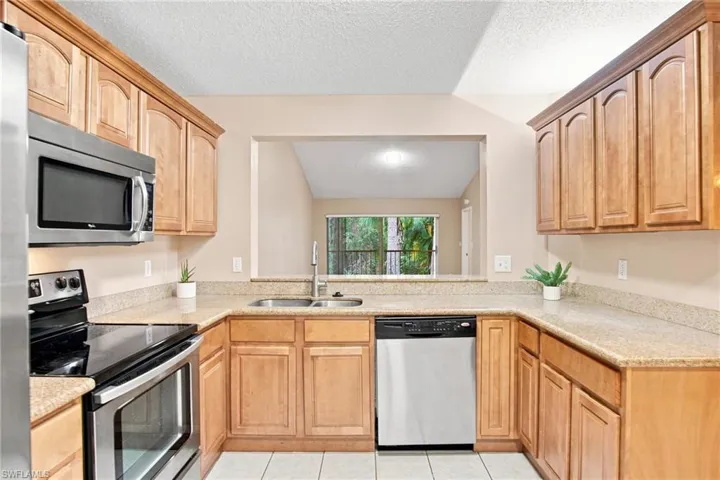 749 Landover Cir 203, Naples, Florida 34104
