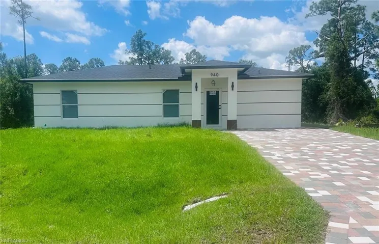 940 Berg St E, Lehigh Acres, Florida 33974
