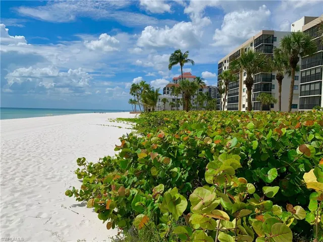 10475  GULF SHORE  DR, Naples, FL 34108