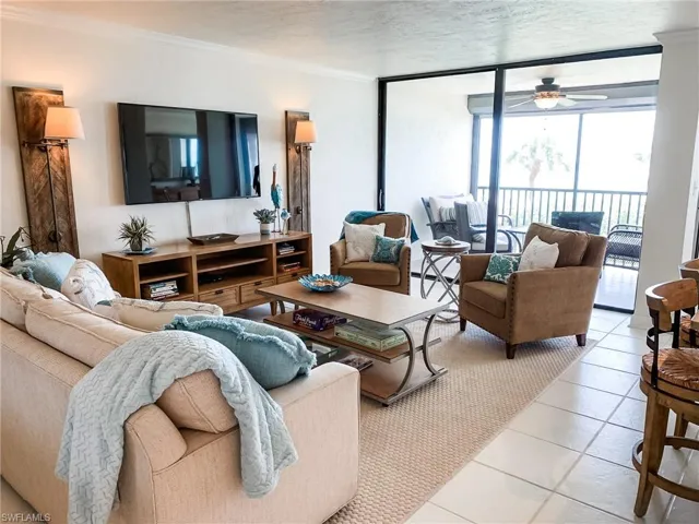 10475  GULF SHORE  DR, Naples, FL 34108