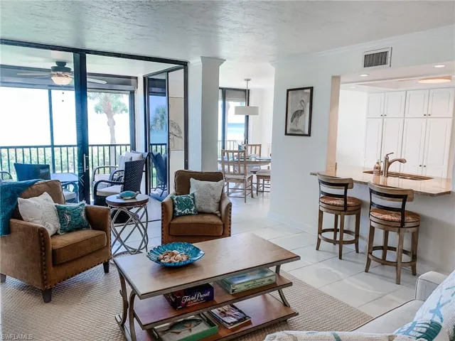 10475  GULF SHORE  DR, Naples, FL 34108