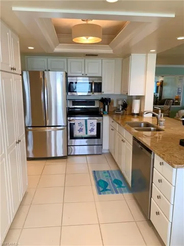 10475  GULF SHORE  DR, Naples, FL 34108