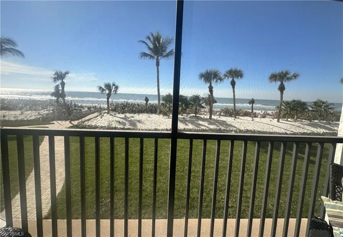 10475  GULF SHORE  DR, Naples, FL 34108