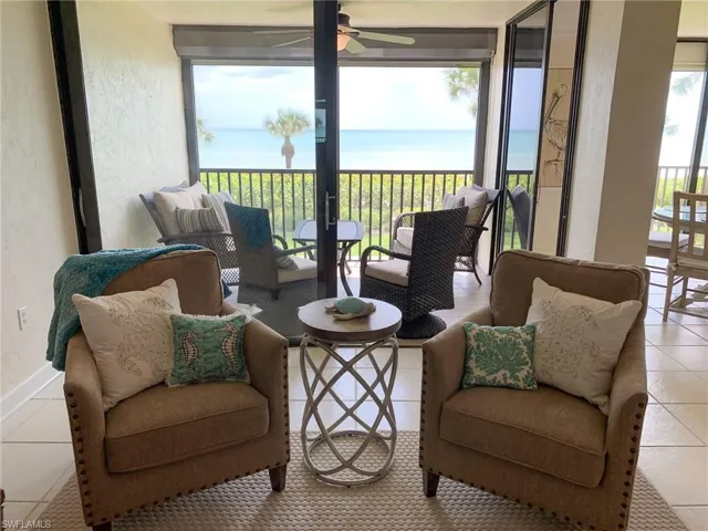 10475  GULF SHORE  DR, Naples, FL 34108