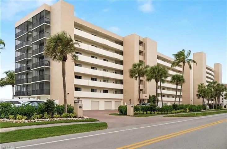 10475  GULF SHORE  DR, Naples, FL 34108