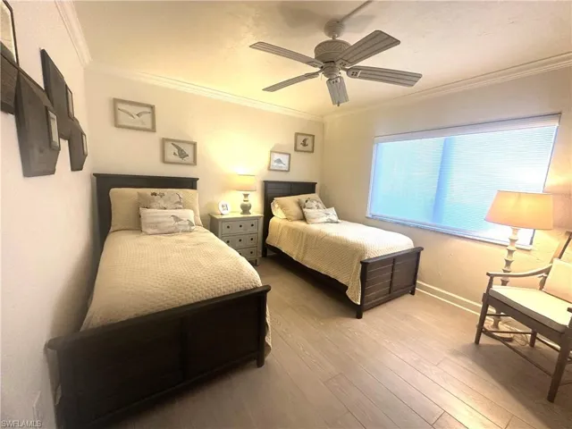 10475  GULF SHORE  DR, Naples, FL 34108