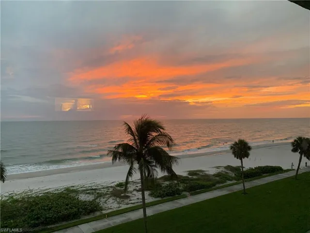 10475  GULF SHORE  DR, Naples, FL 34108