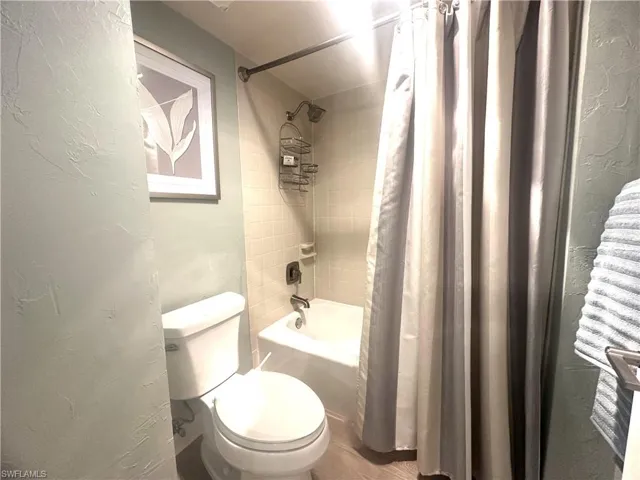 10475  GULF SHORE  DR, Naples, FL 34108