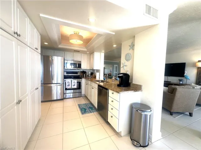 10475  GULF SHORE  DR, Naples, FL 34108