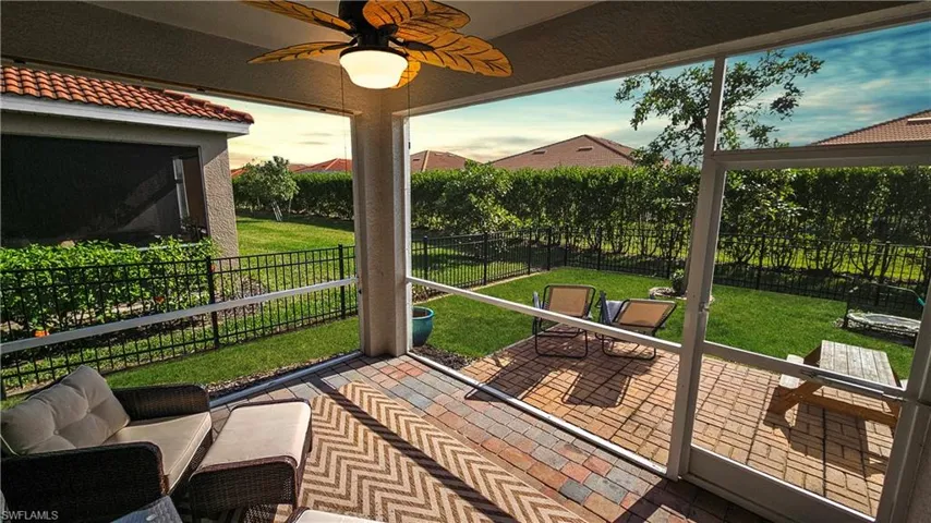 Lanai with ceiling fan