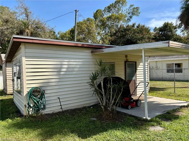 22.4 x 10.6 covered outbuilding