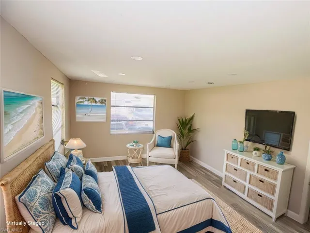 Large master bedroom 15.8 x 10.3