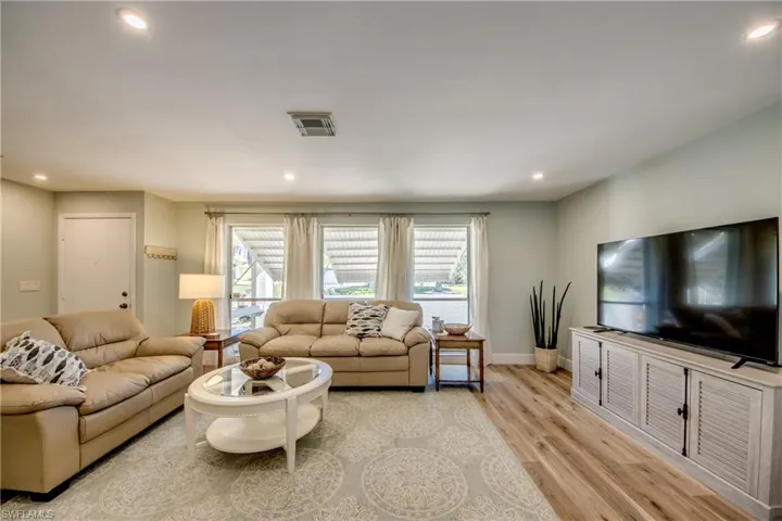4426 Se 9th Ave, Cape Coral, Florida 33904