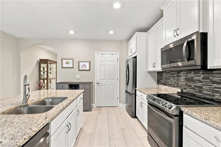 2996 Royal Gardens Ave, Fort Myers, Florida 33916